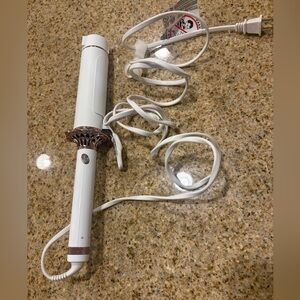 T3 Luxe White and Gold Curling Wand 1.5 inch